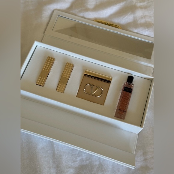 VALENTINO SET - born in roma, spike valentino lipsticks - 200A, 600A, eye2cheek - Picture 1 of 4